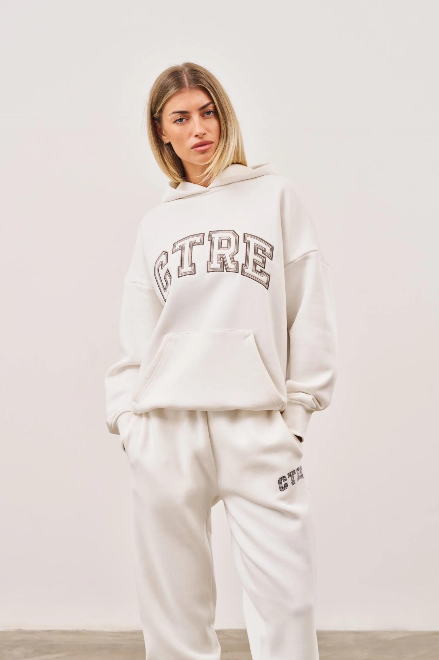 CTRE OVERSIZED HOODIE - OFF WHITE - Image 6