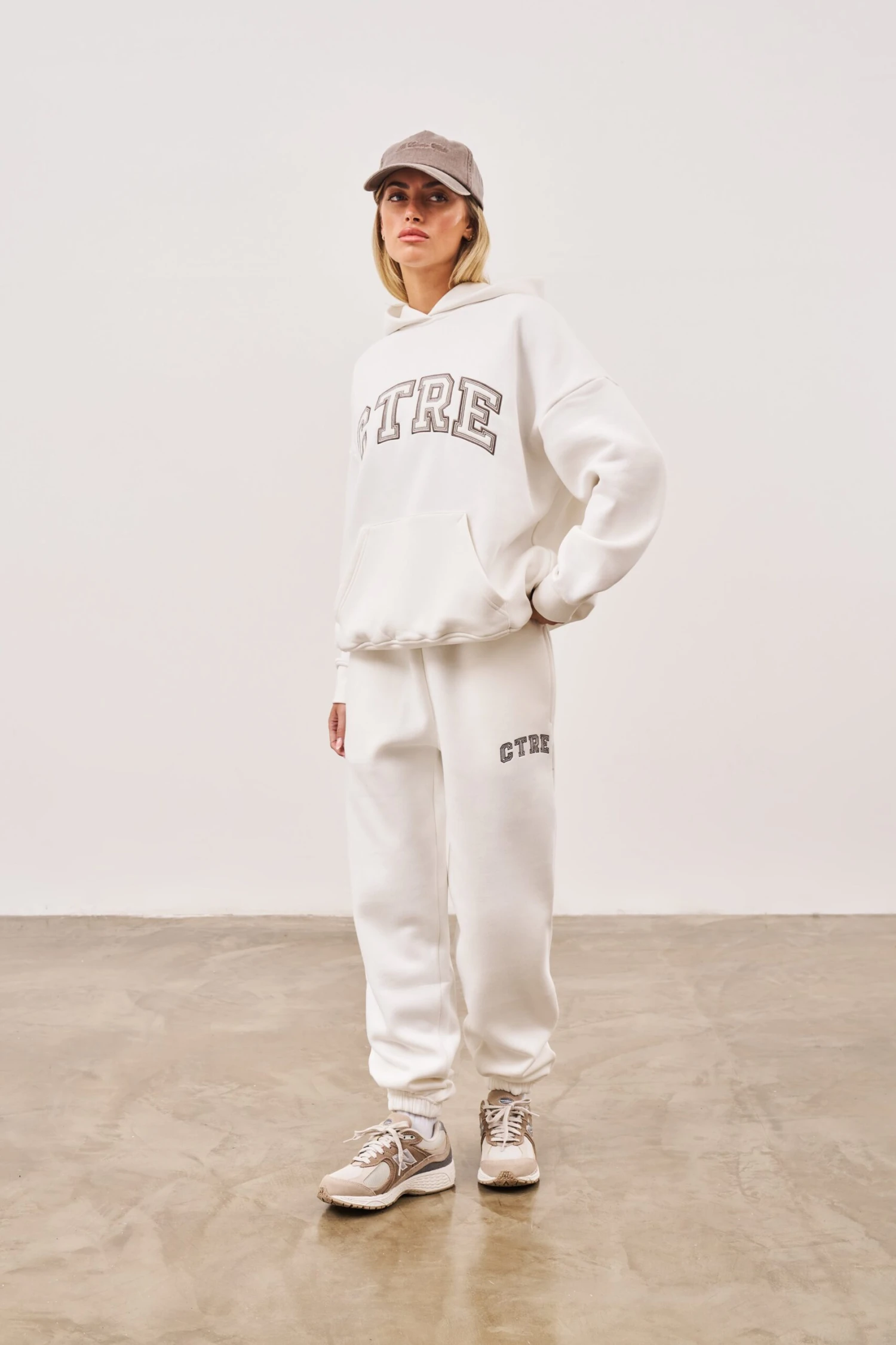 CTRE OVERSIZED HOODIE - OFF WHITE - Image 7