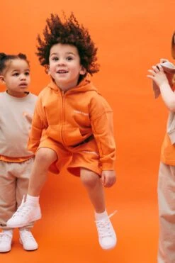 KIDS RAW SEAM SHORTS - ORANGE