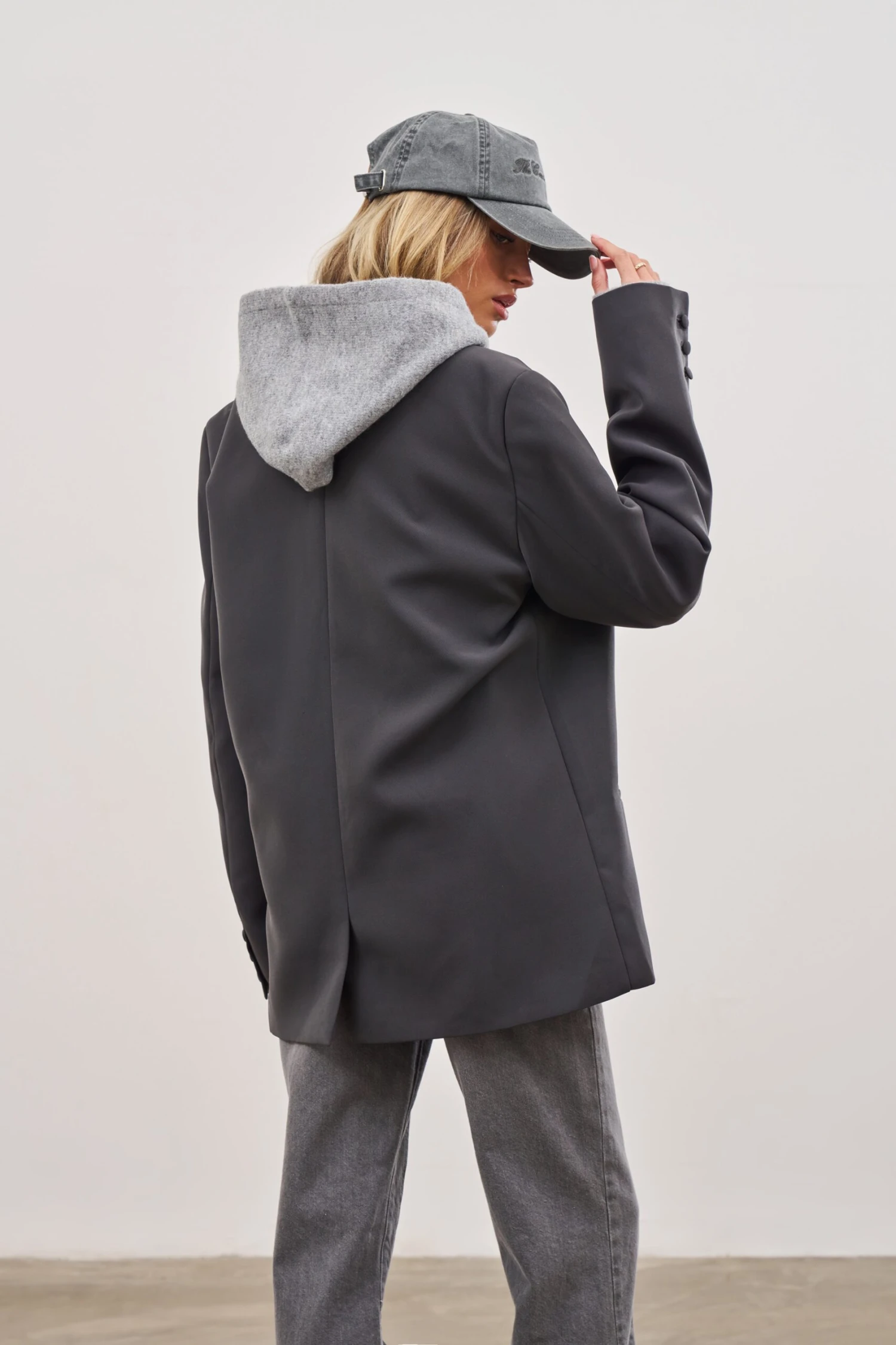 OVERSIZED TAILORED BLAZER - CHARCOAL - Image 3