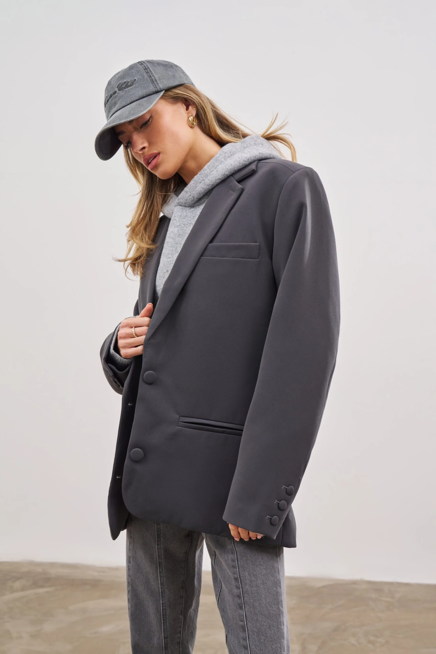 OVERSIZED TAILORED BLAZER - CHARCOAL - Image 4