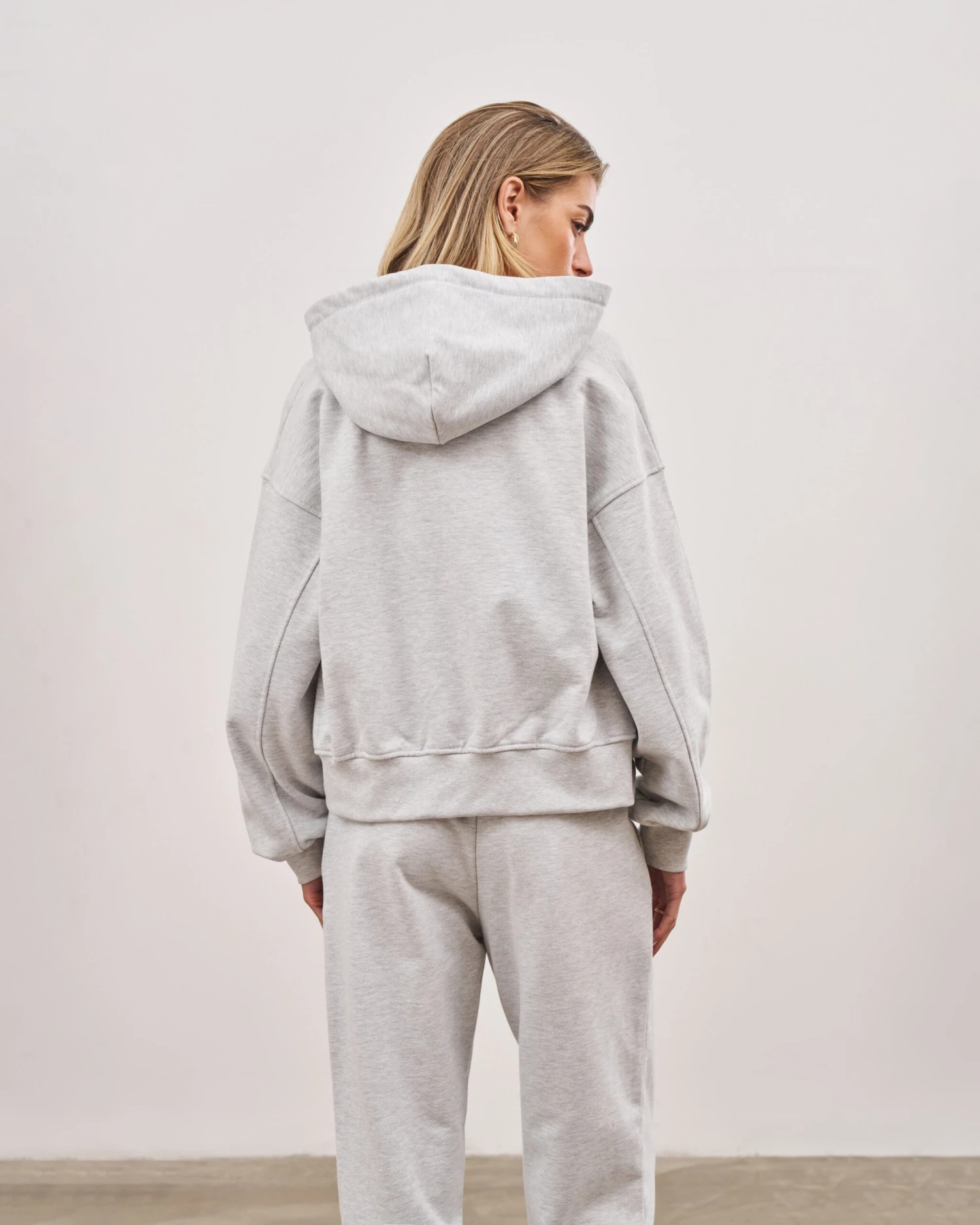EMBLEM ZIP THROUGH RELAXED HOODIE - GREY MARL - Image 4