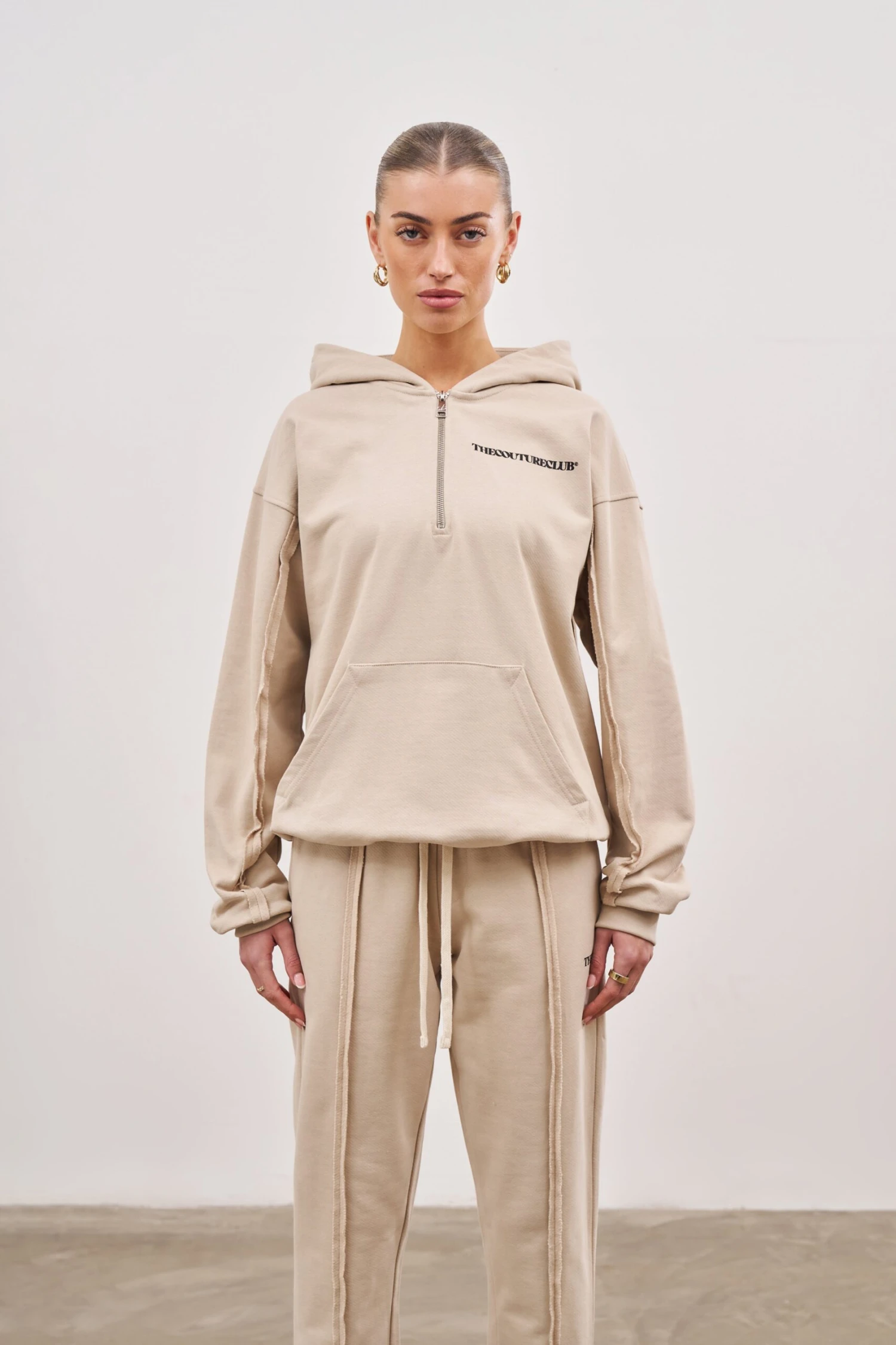 RAW SEAM QUARTER ZIP HOODIE - BEIGE - Image 7