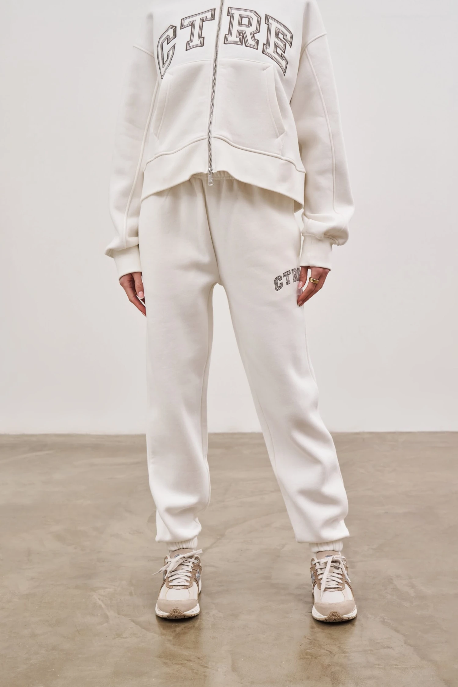 CTRE RELAXED JOGGERS - OFF WHITE - Image 6