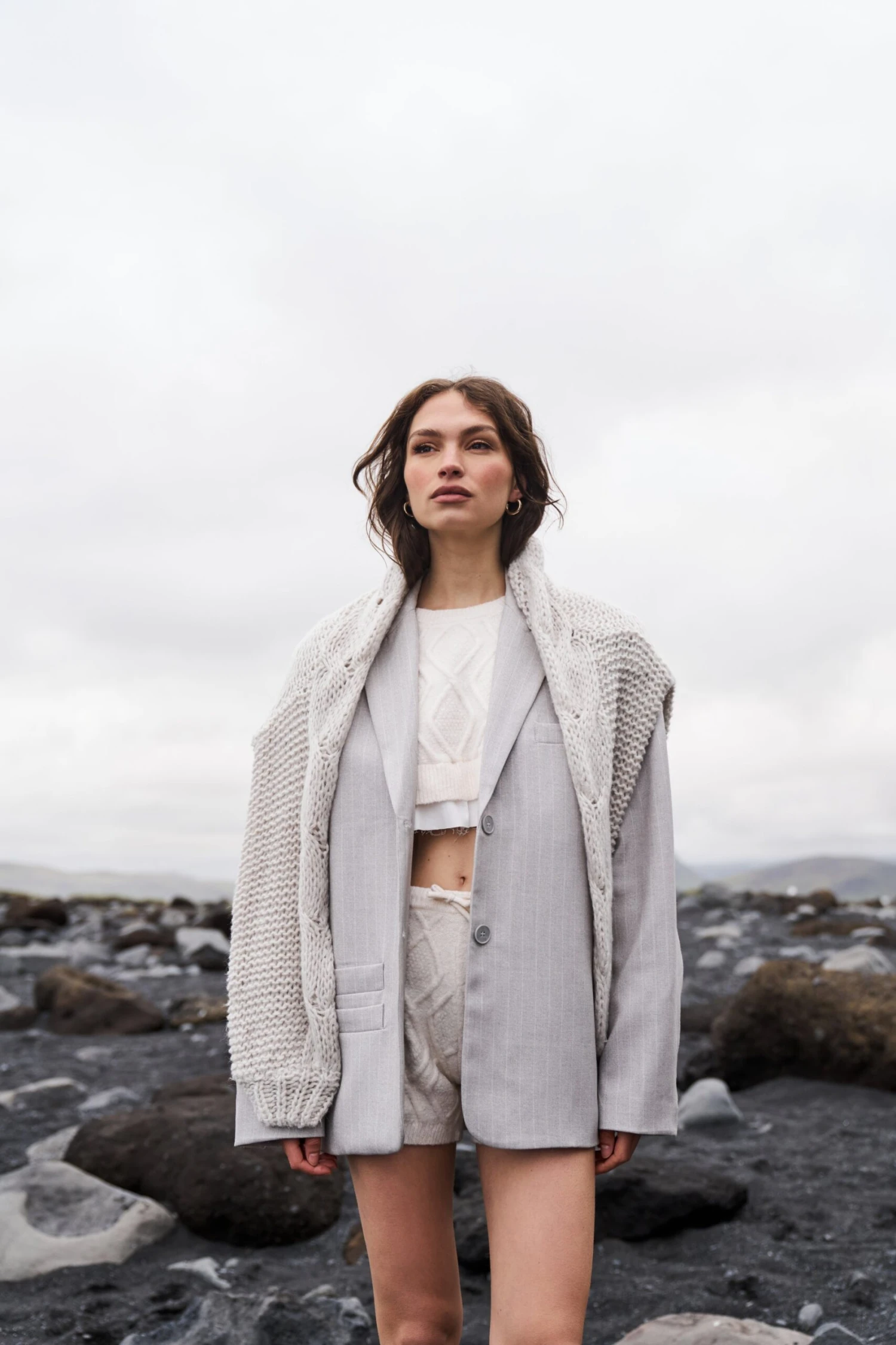 CABLE KNITTED CROPPED SWEATER - OFF WHITE - Image 2