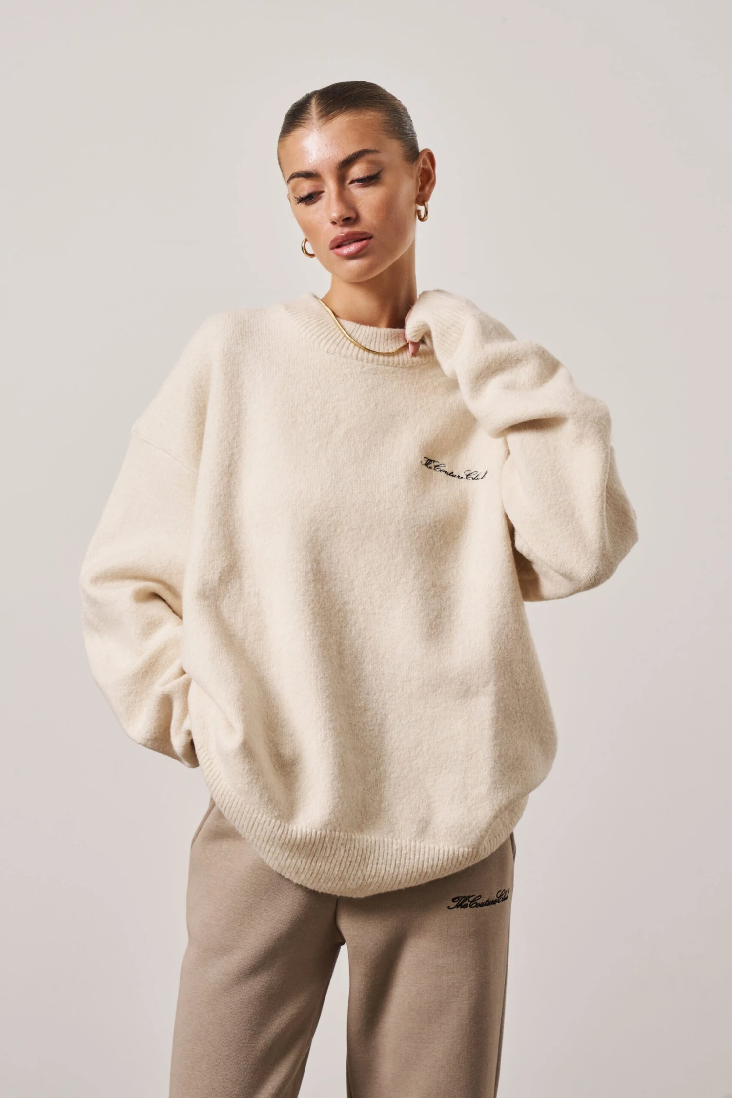 COUTURE SCRIPT KNITTED CREW - OFF WHITE - Image 5