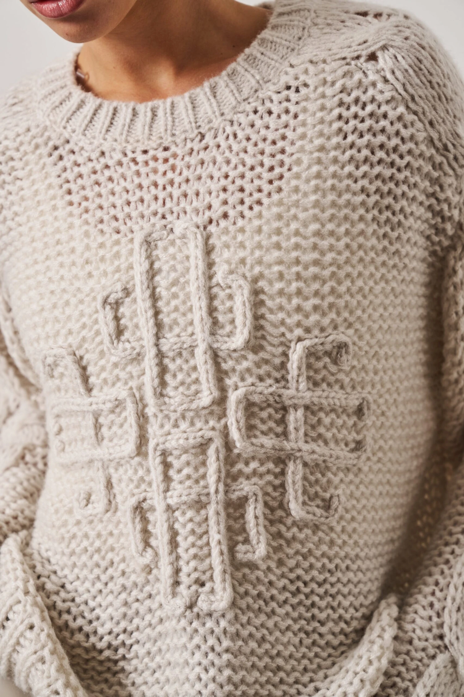 EMBLEM OVERSIZED KNIT JUMPER- STONE - Image 8