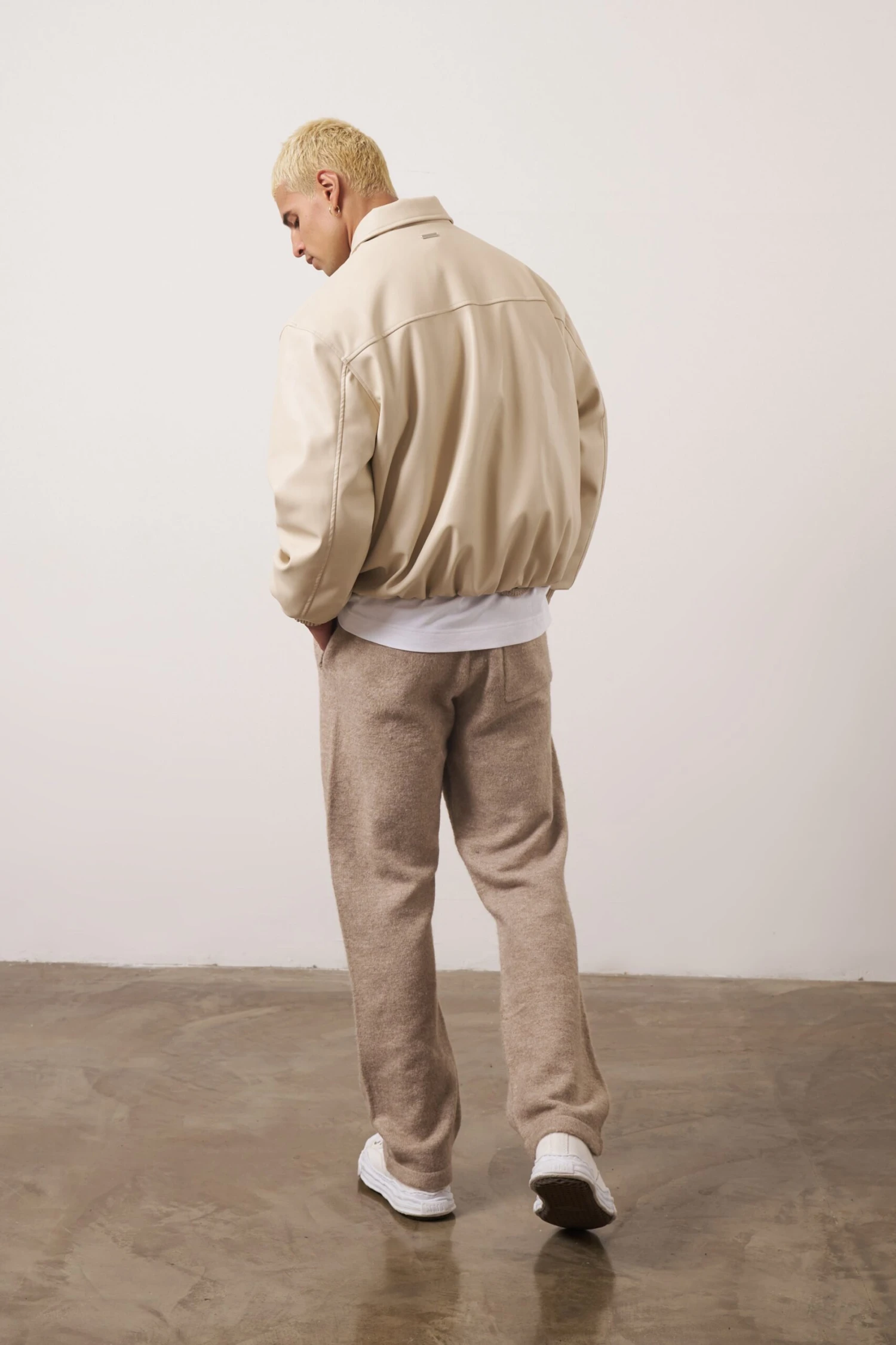 FAUX LEATHER BOMBER - BEIGE - Image 4