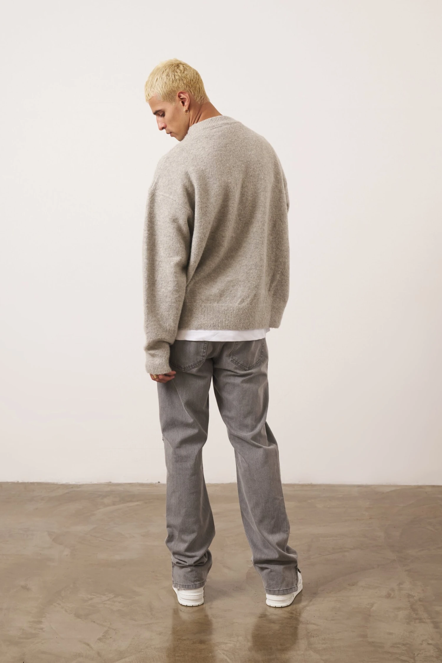 COUTURE SCRIPT KNITTED CREW - GREY - Image 10