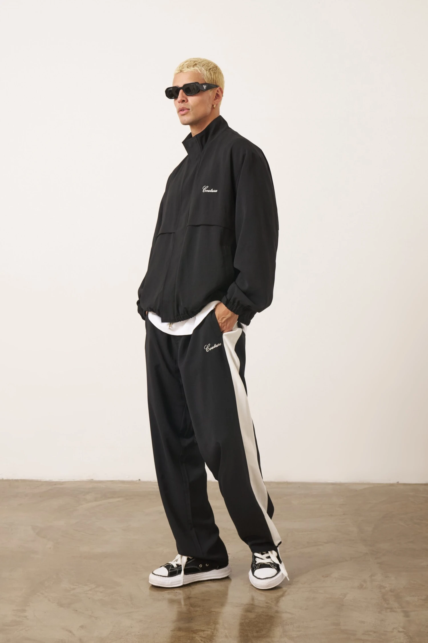 SMART LIGHTWEIGHT TRACK JACKET - BLACK - Image 7