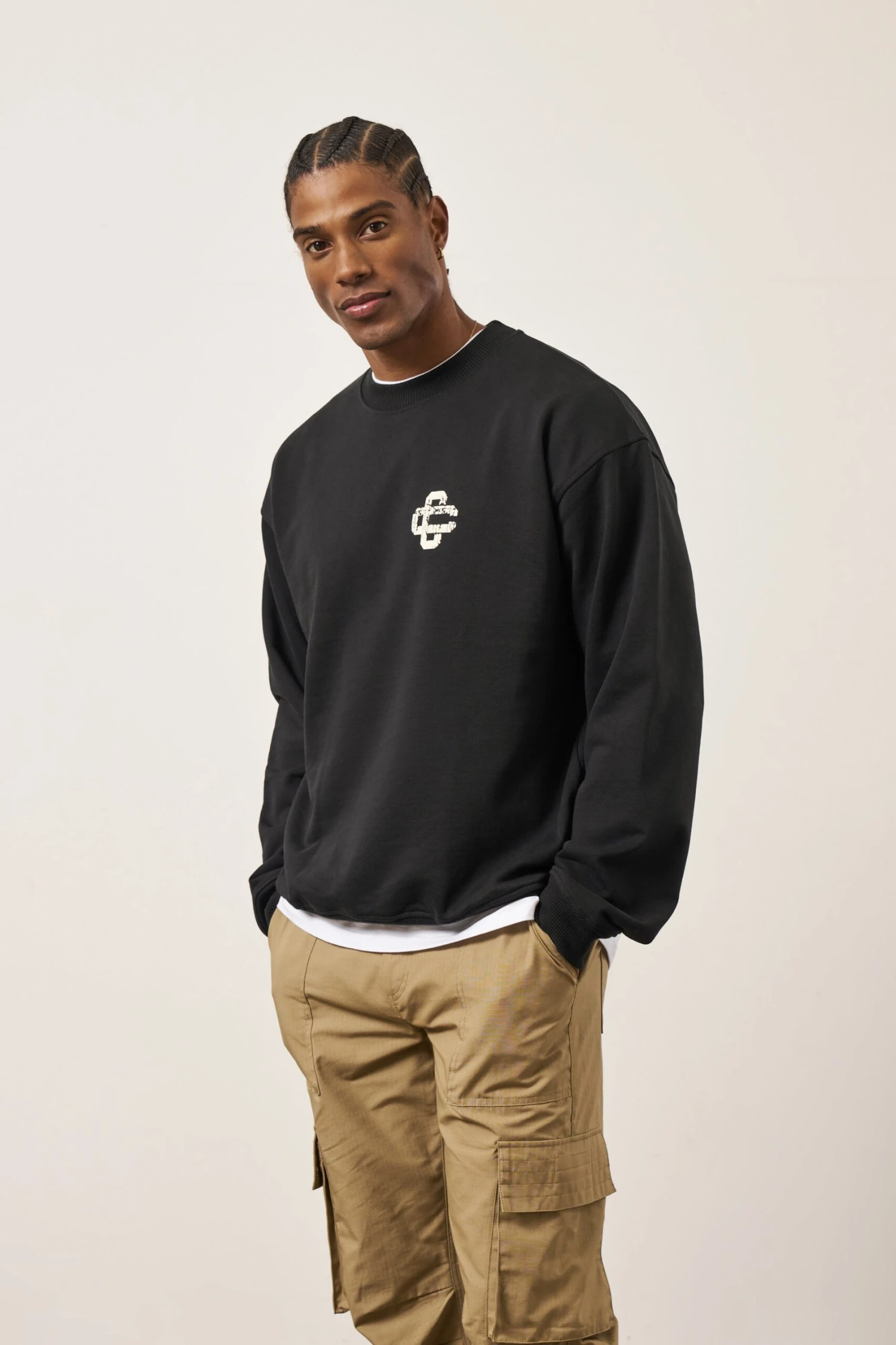 CRACKED EMBLEM SWEATSHIRT - BLACK - Image 3