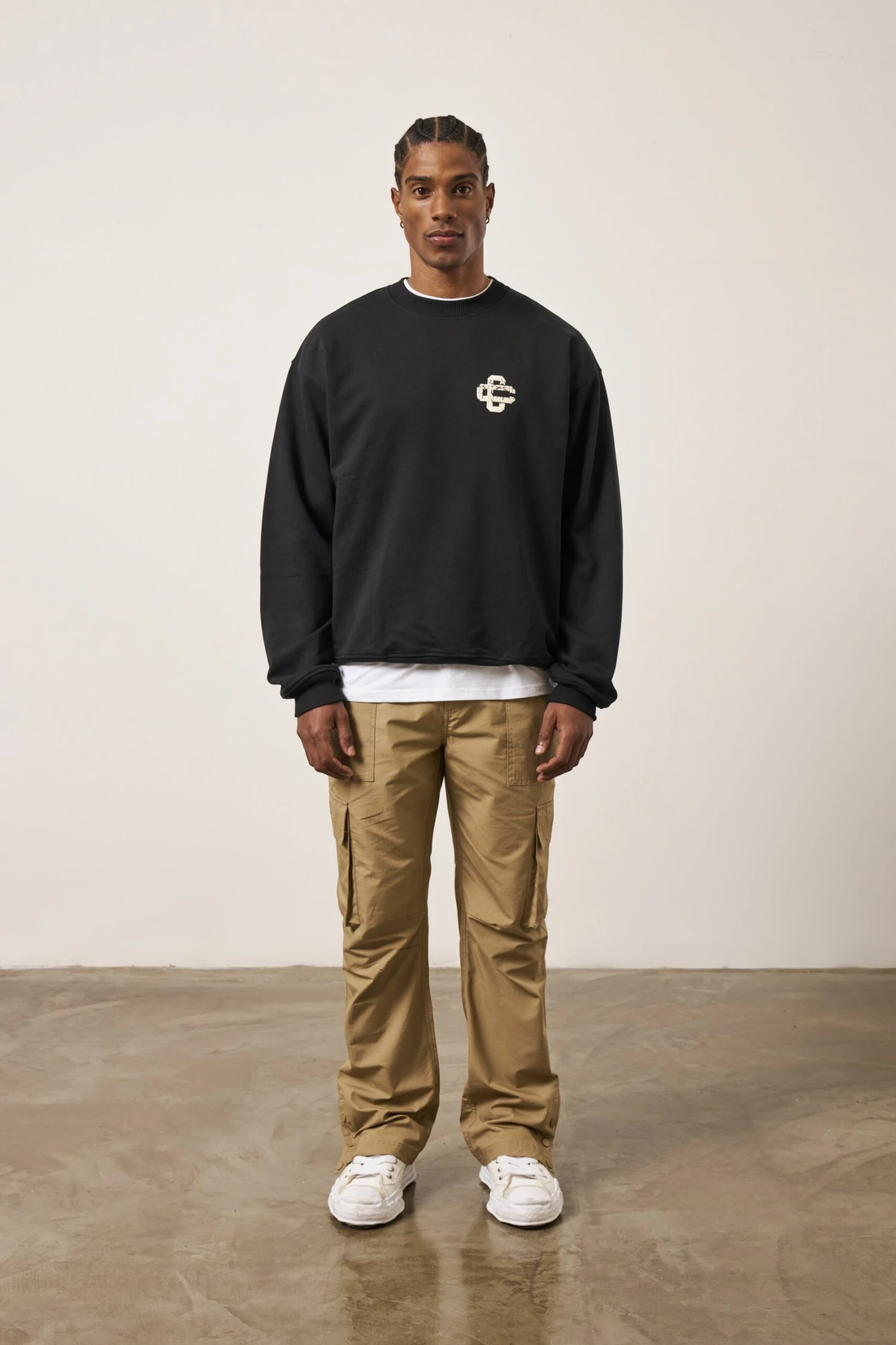 CRACKED EMBLEM SWEATSHIRT - BLACK - Image 5