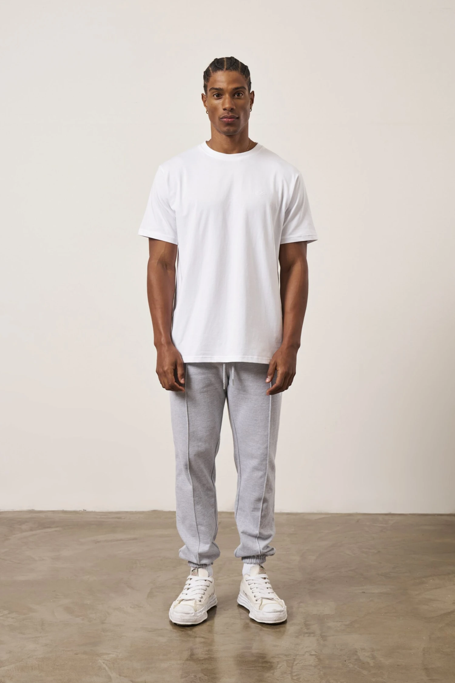 EMBLEM EMBROIDERED SLIM FIT T-SHIRT - WHITE - Image 3