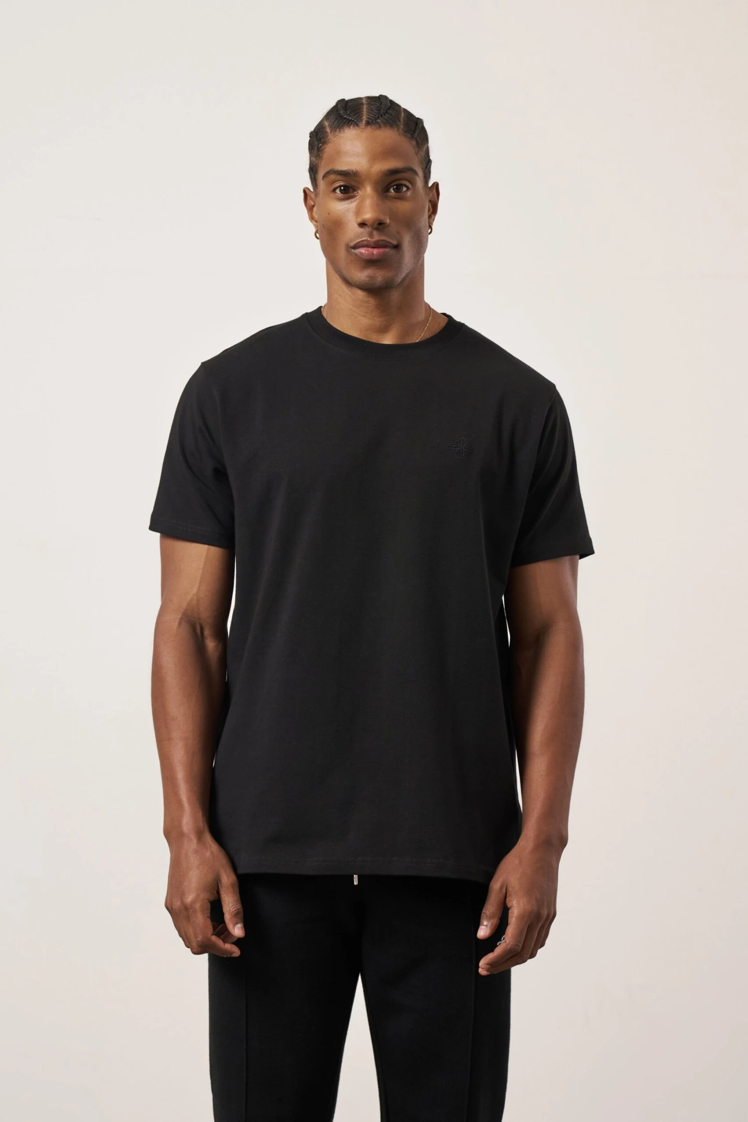 EMBLEM EMBROIDERED SLIM FIT T-SHIRT - BLACK - Image 2