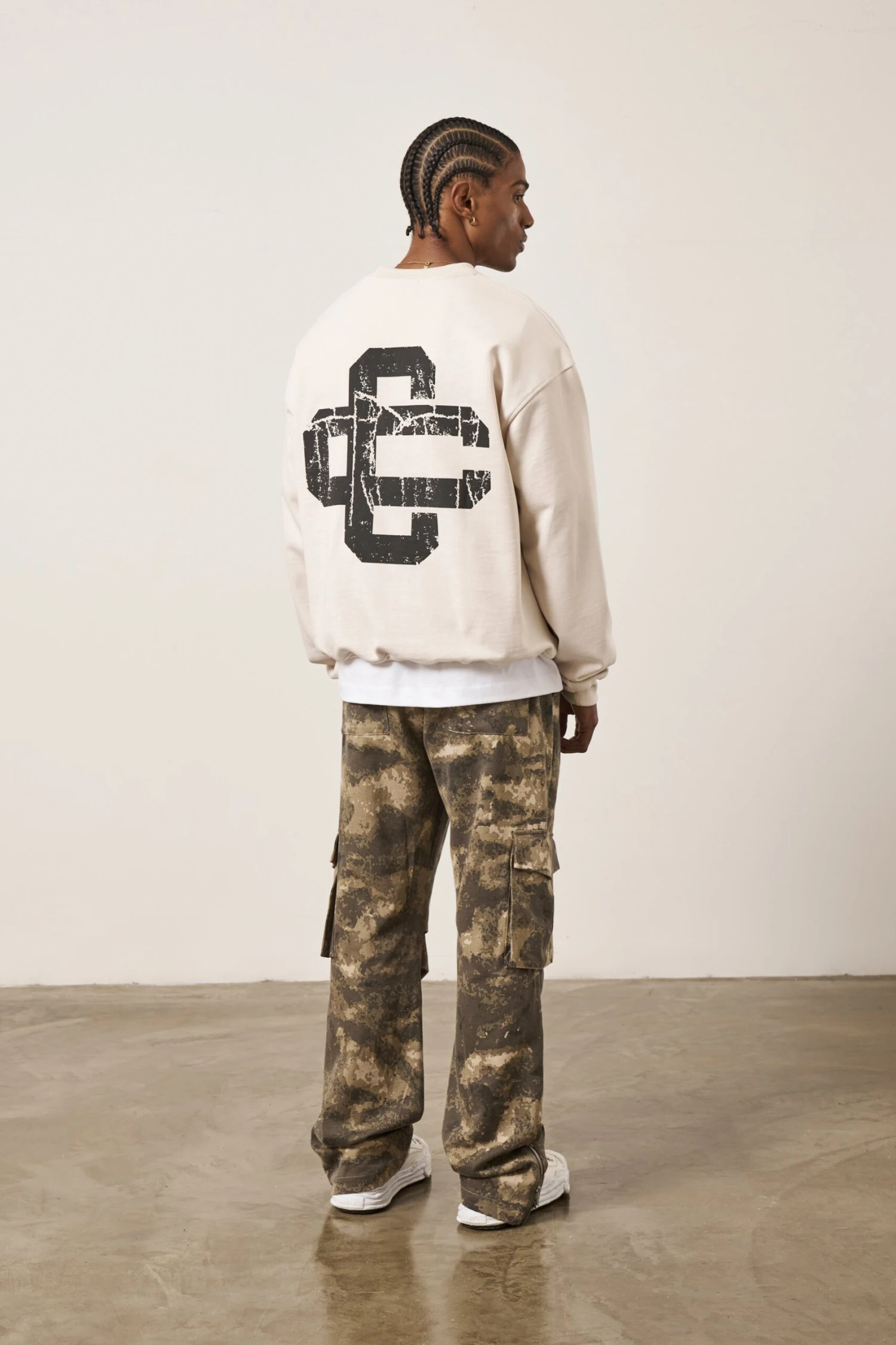 CRACKED EMBLEM SWEATSHIRT - OFF WHITE - Image 4