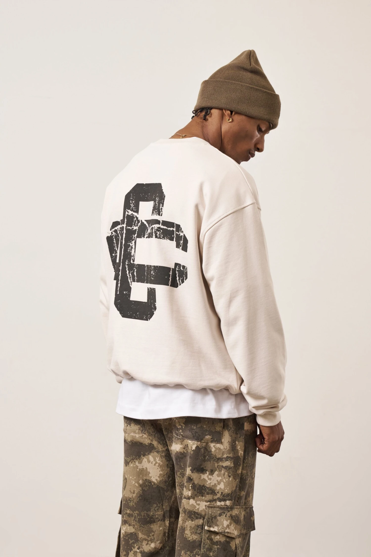 CRACKED EMBLEM SWEATSHIRT - OFF WHITE - Image 2