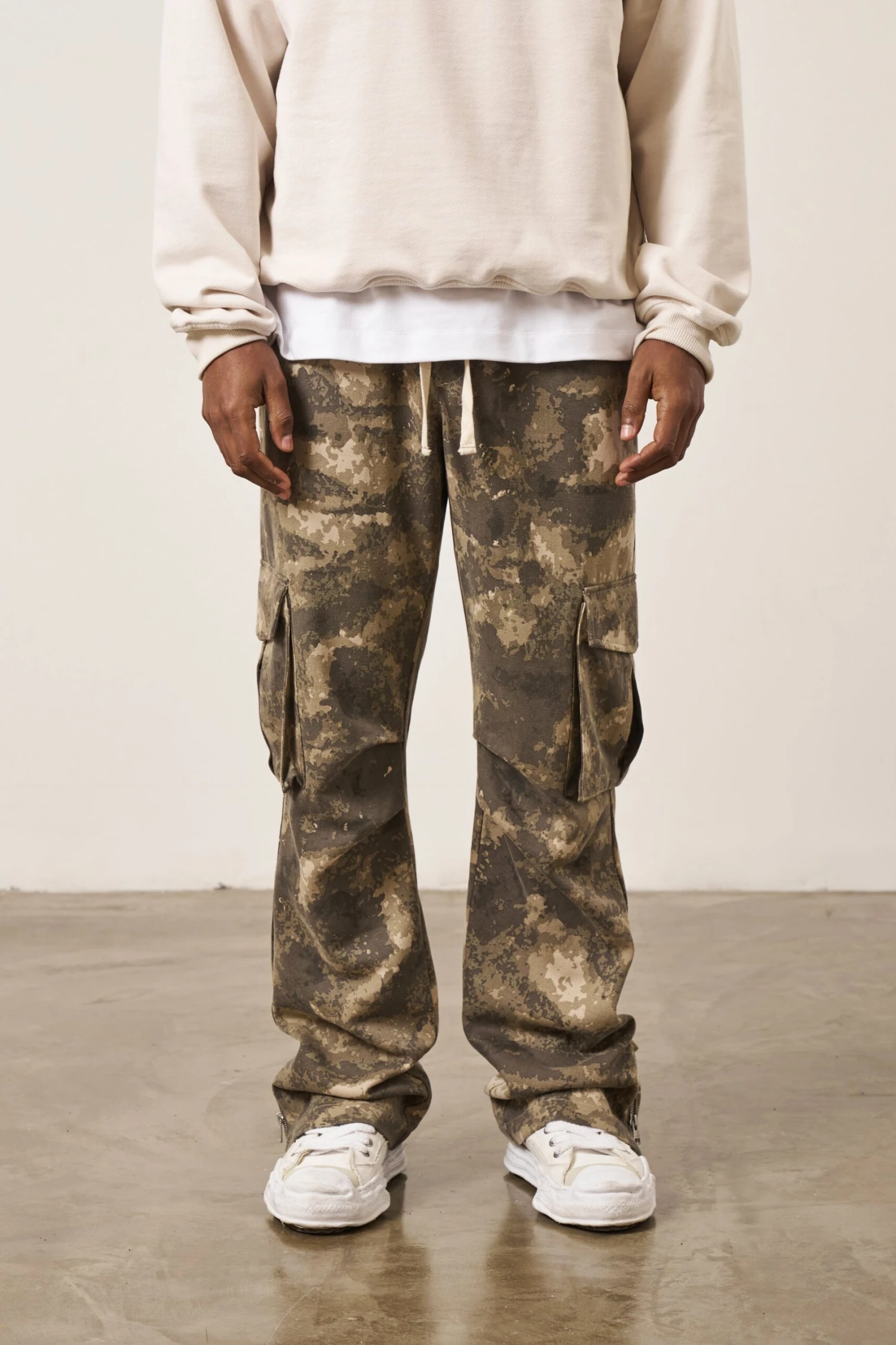 CAMO STRAIGHT LEG CARGOS - BEIGE - Image 2