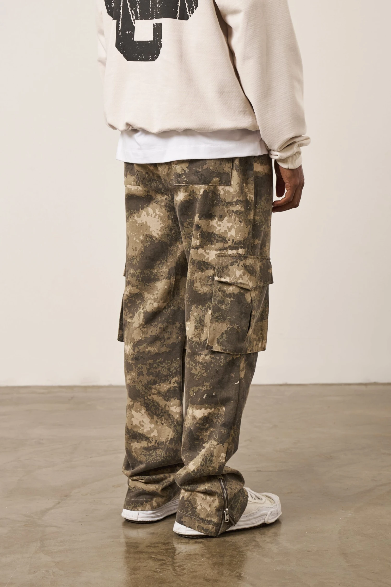 CAMO STRAIGHT LEG CARGOS - BEIGE - Image 4