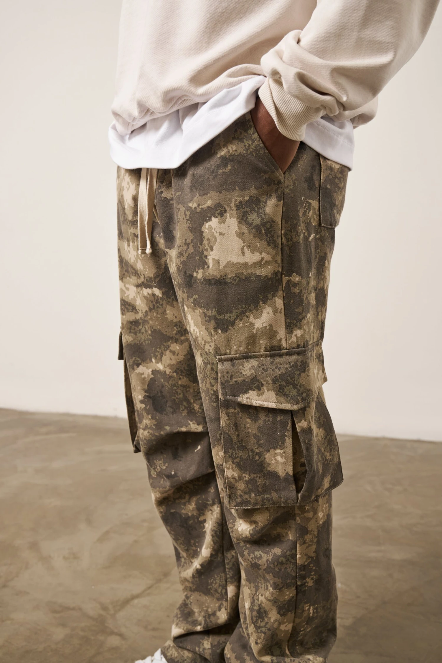 CAMO STRAIGHT LEG CARGOS - BEIGE - Image 5