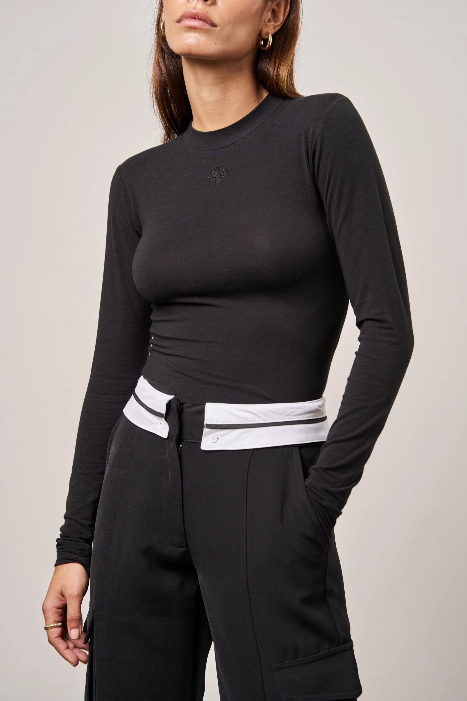 REVERSE WAISTBAND SMART CARGO TROUSER - BLACK - Image 3