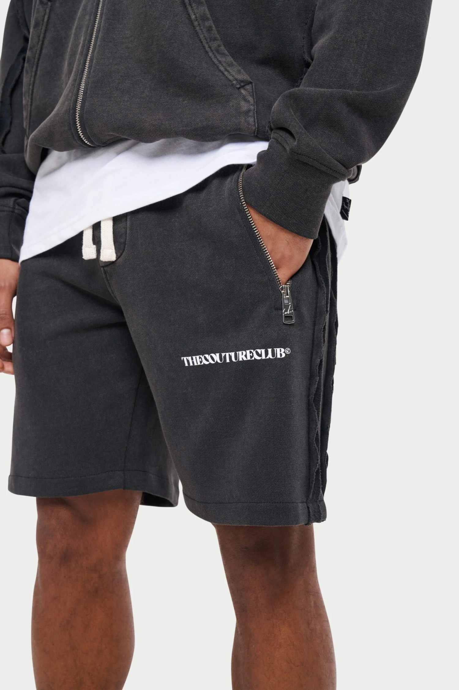 RAW SEAM DISTRESSED SHORTS - BLACK WASHED - Image 4