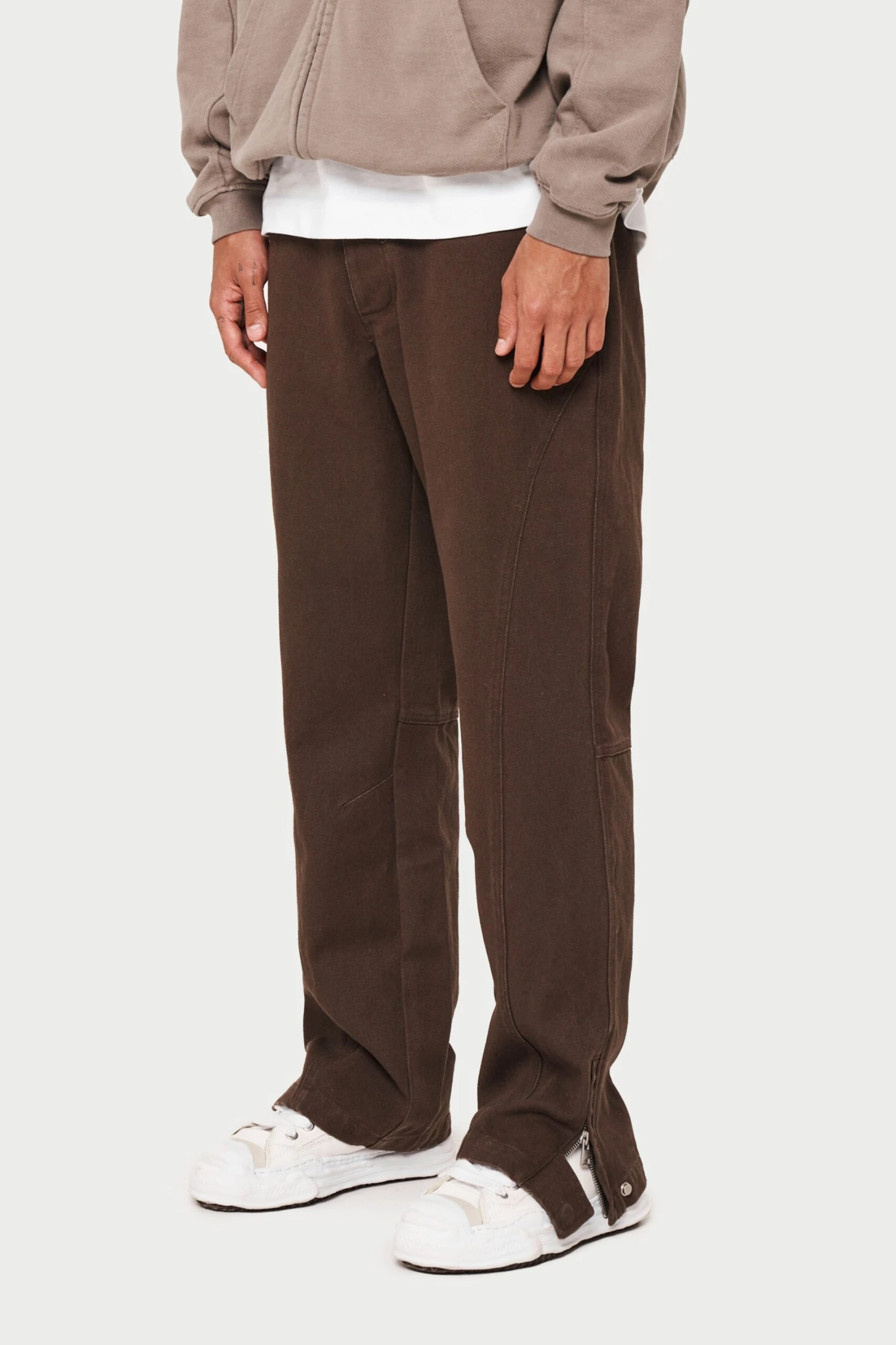 WOVEN CANVAS DISTRESSED TROUSER - BROWN - Image 2