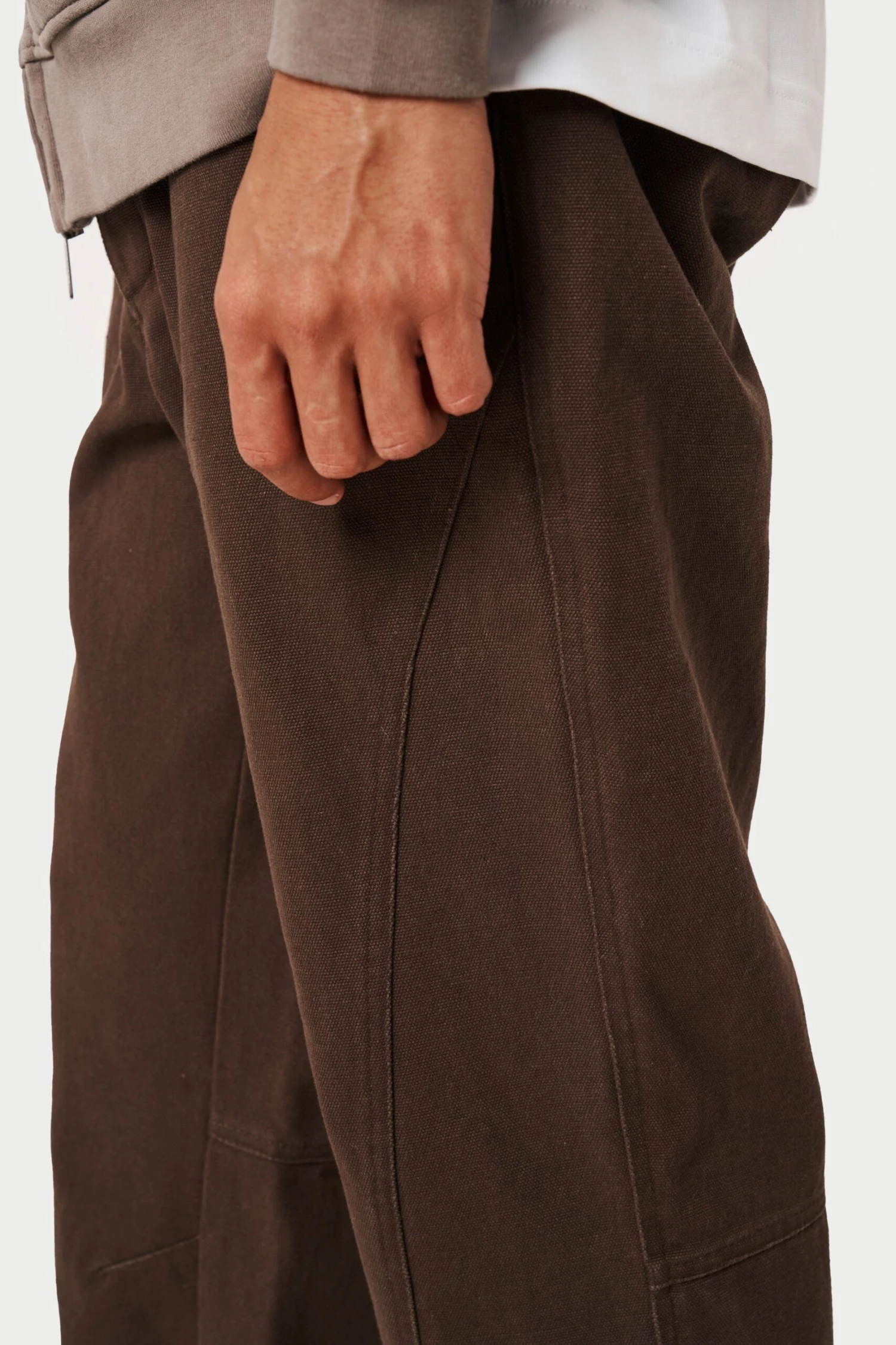 WOVEN CANVAS DISTRESSED TROUSER - BROWN - Image 6
