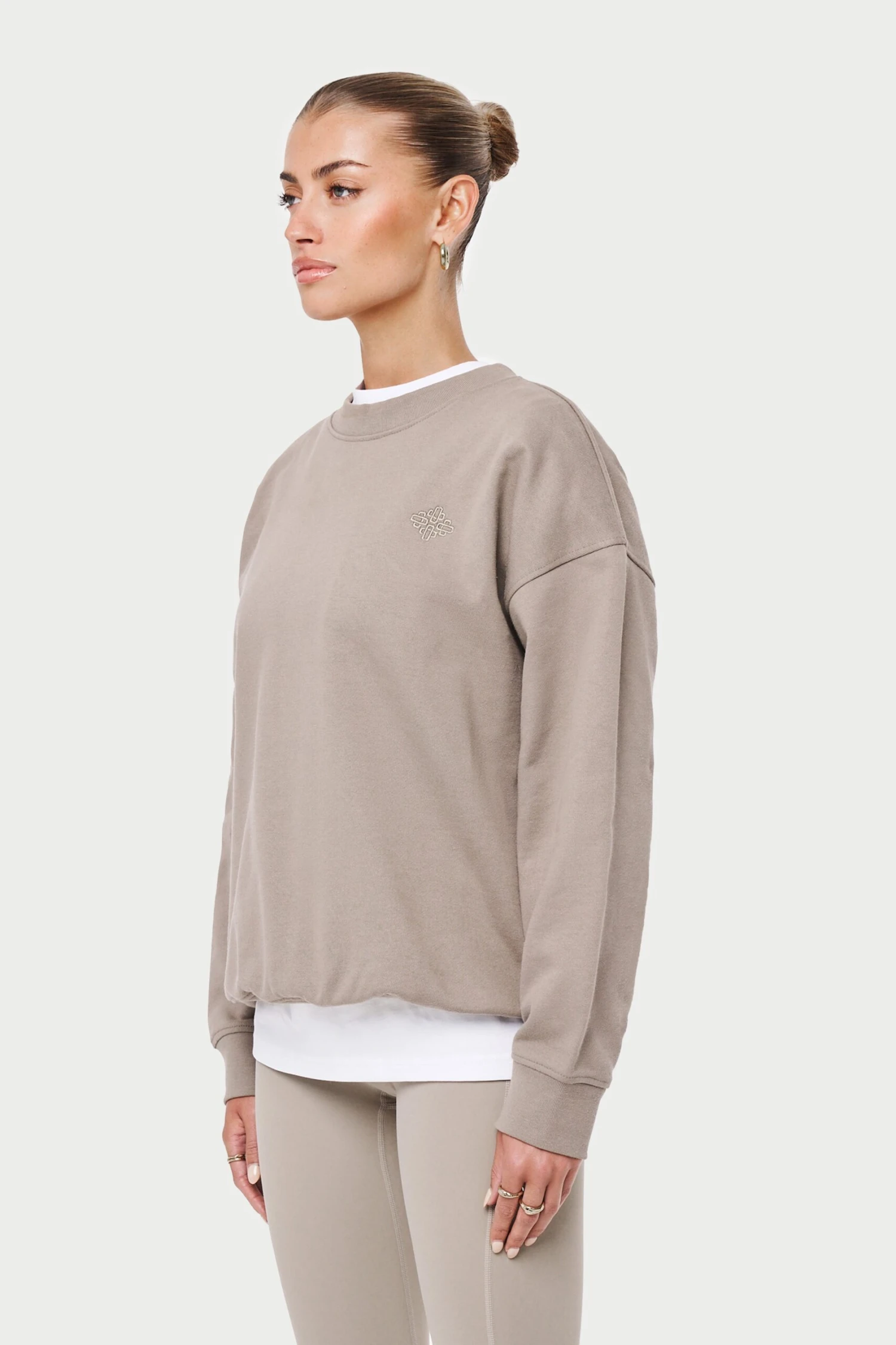 EMBLEM OVERSIZED SWEATSHIRT - BEIGE - Image 5