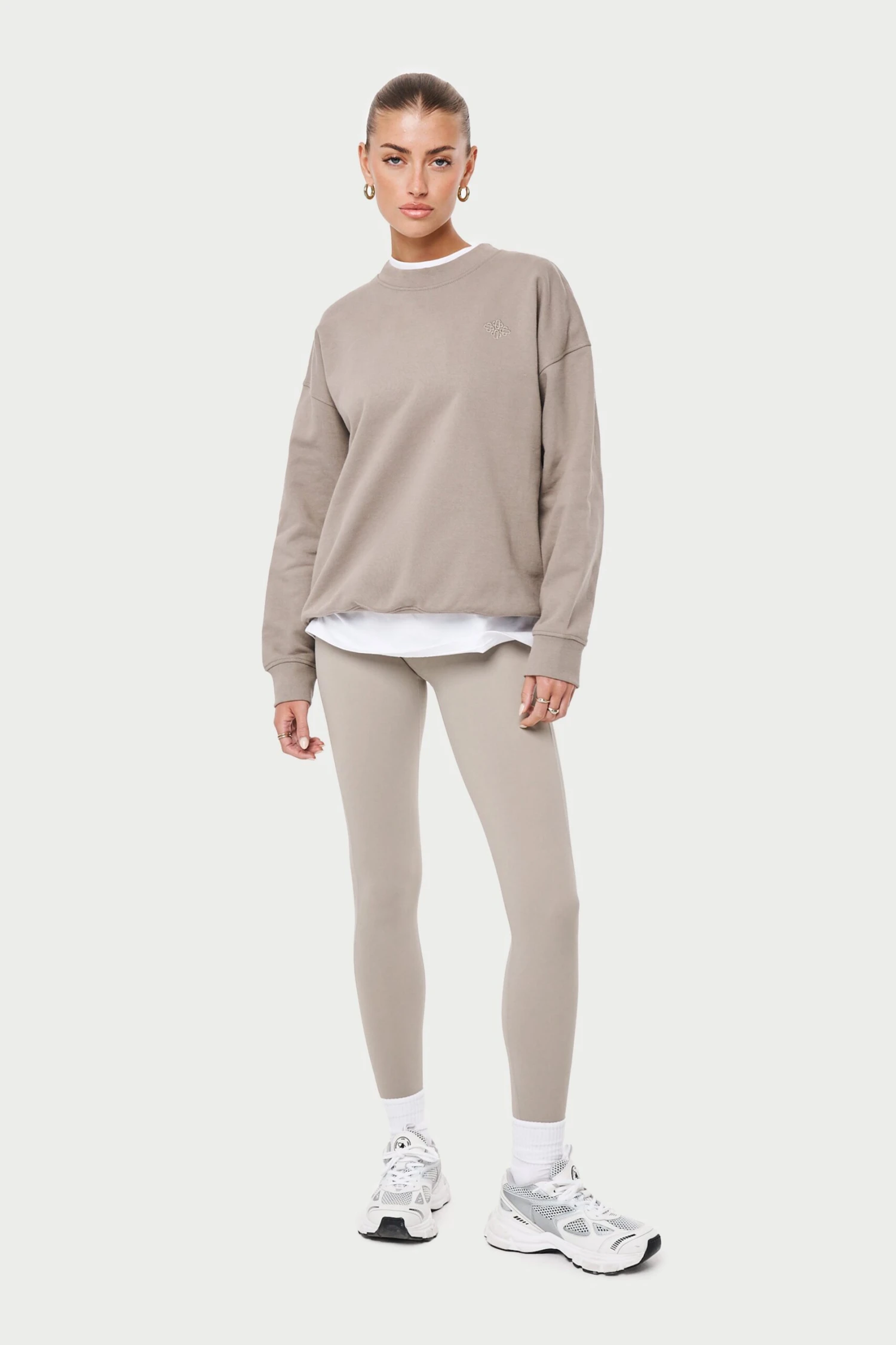 EMBLEM OVERSIZED SWEATSHIRT - BEIGE - Image 7