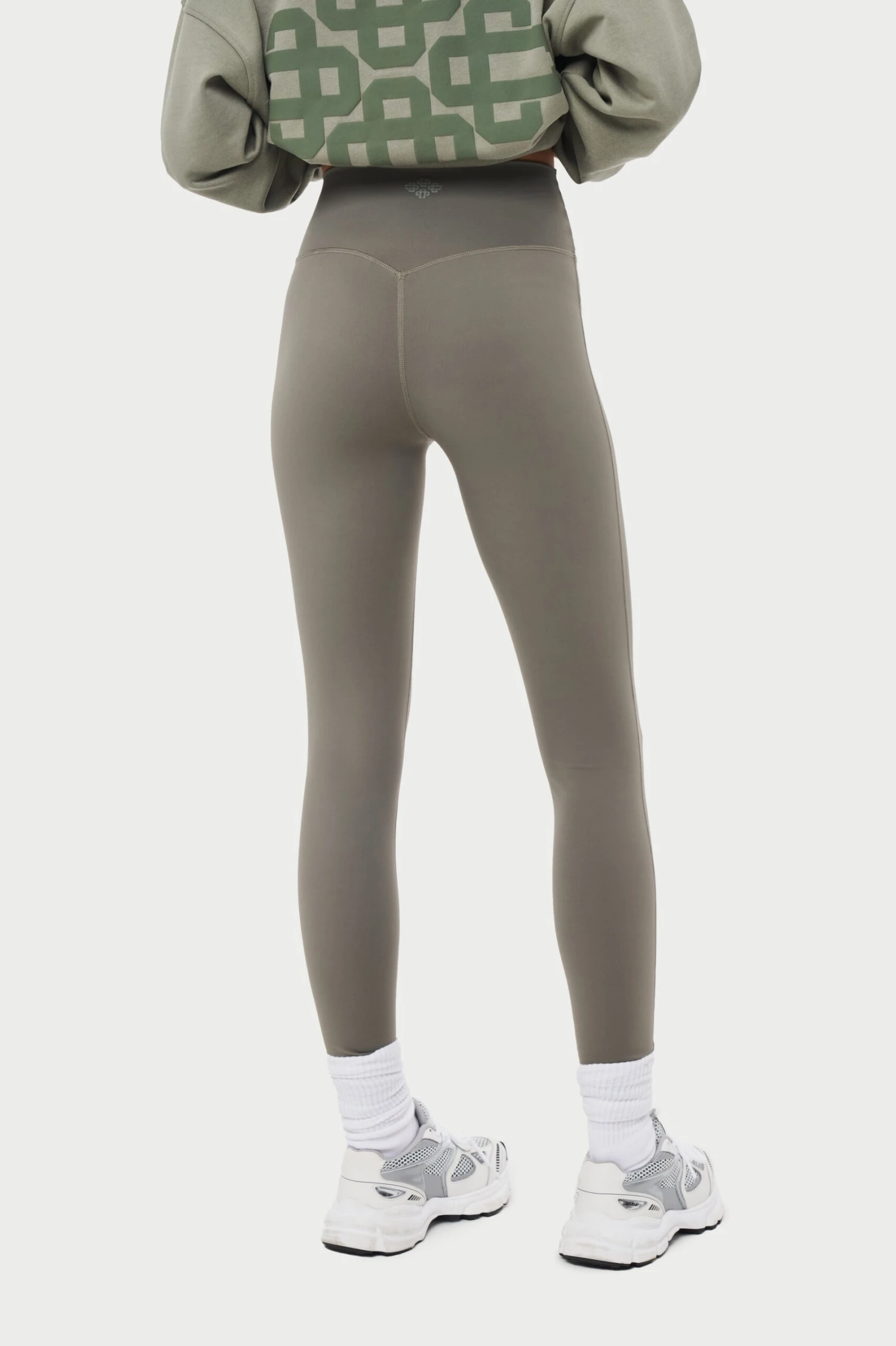 EMBLEM SCULPTING STRETCH LEGGINGS - KHAKI - Image 6