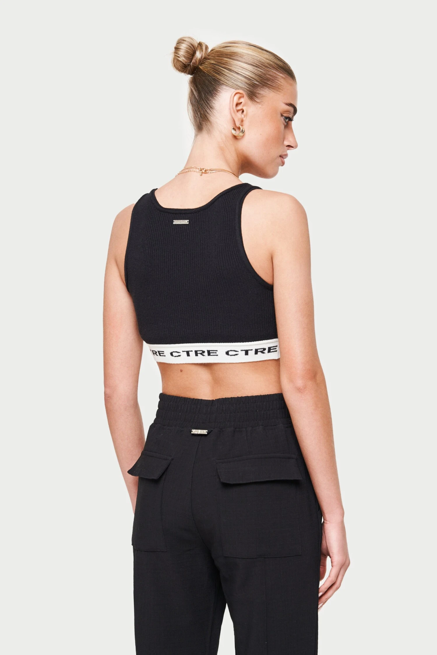CTRE KNIT CROP TOP - BLACK - Image 6