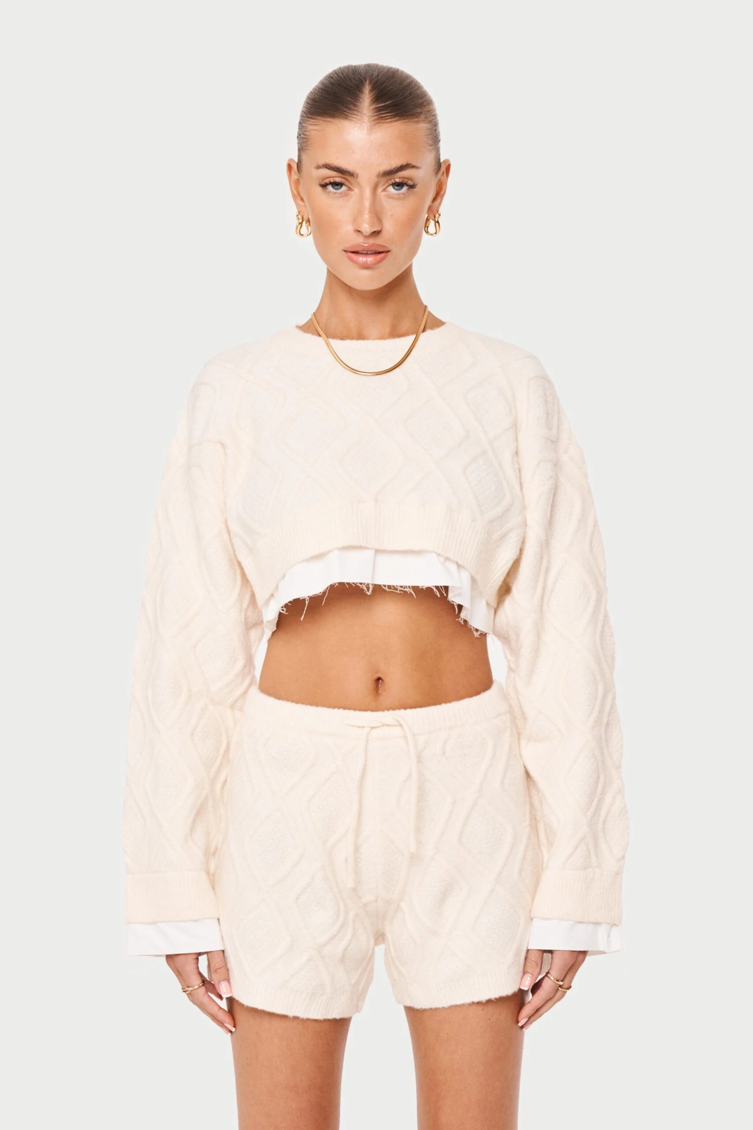 CABLE KNITTED CROPPED SWEATER - OFF WHITE - Image 3