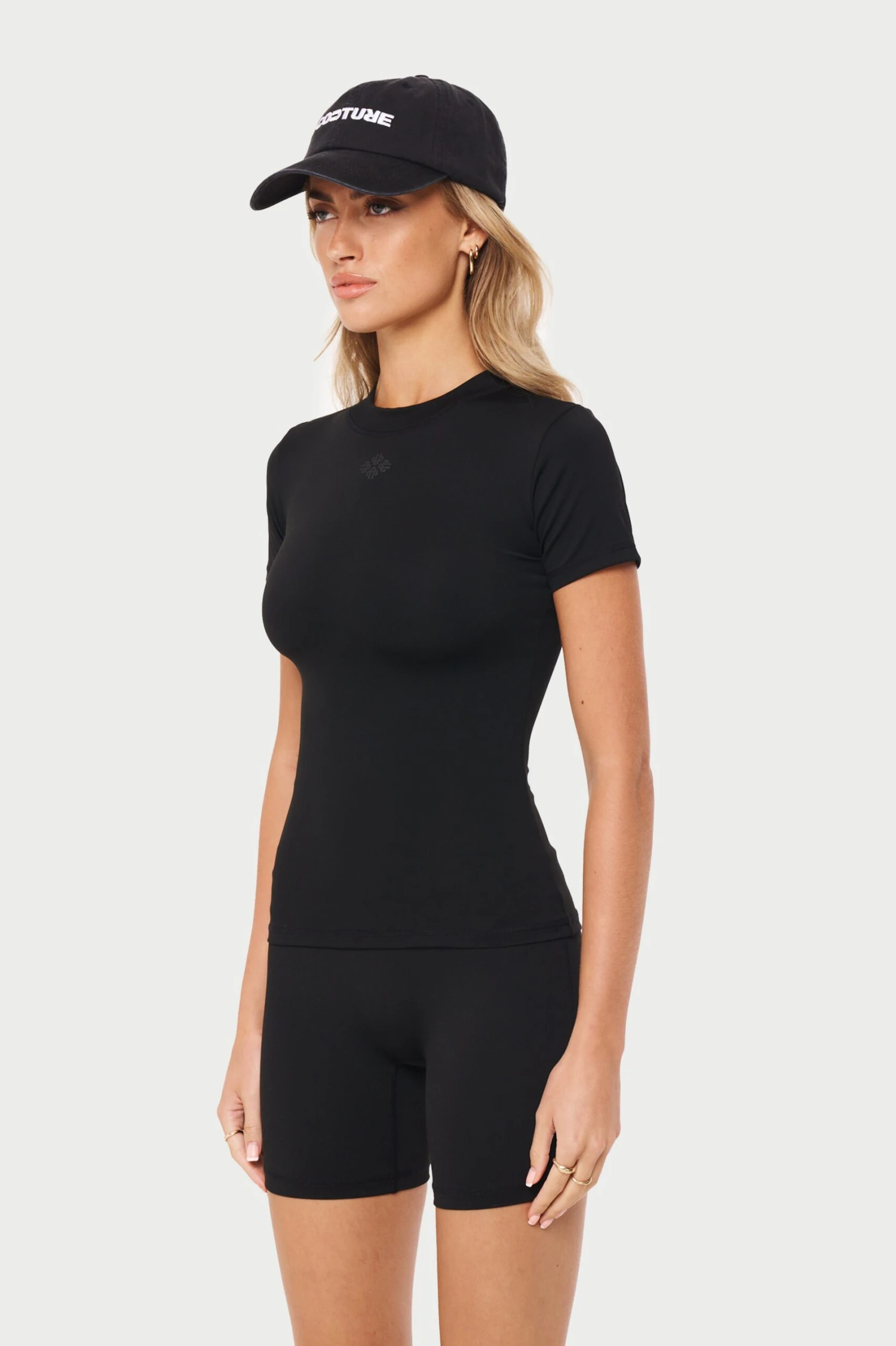 SCULPTING STRETCH EMBLEM BABY TEE - BLACK - Image 4