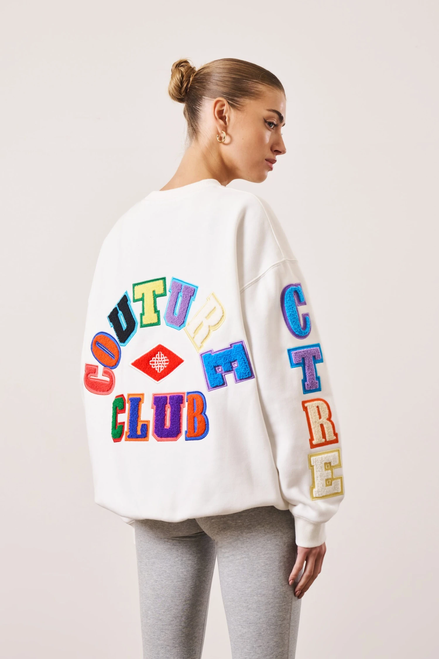MULTIBADGED CHENILLE RELAXED SWEATSHIRT - OFF WHITE - Image 2
